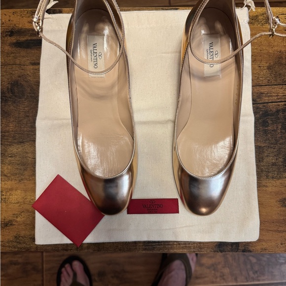 Valentino Garavani patent leather pumps - Picture 3 of 8